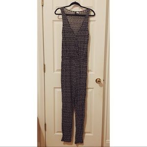 H&M Black and White Patterned Short Sleeved Jumpsuit